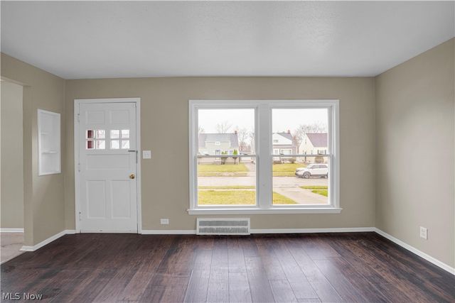 18721 Fairway Avenue, Maple Heights, OH 44137