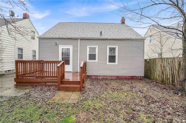 18721 Fairway Avenue, Maple Heights, OH 44137