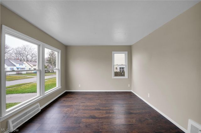 18721 Fairway Avenue, Maple Heights, OH 44137