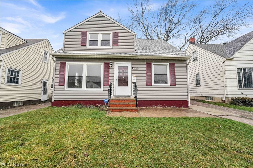 18721 Fairway Avenue, Maple Heights, OH 44137
