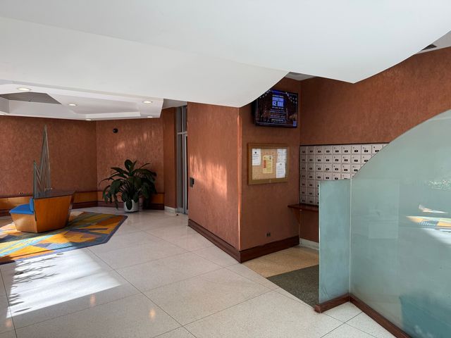 6301 N SHERIDAN Road 24C, Chicago, IL 60660