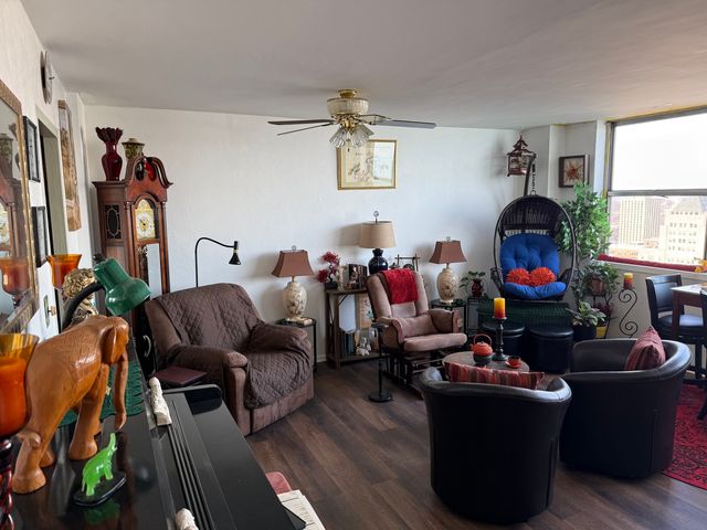 6301 N SHERIDAN Road 24C, Chicago, IL 60660