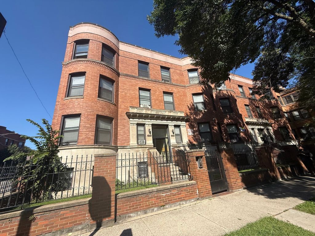 5858 S King Drive 2, Chicago, IL 60637