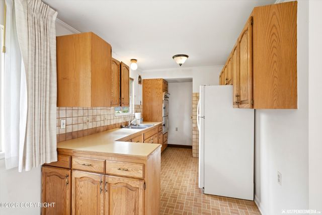 2615 Turnagain Parkway, Anchorage, AK 99517