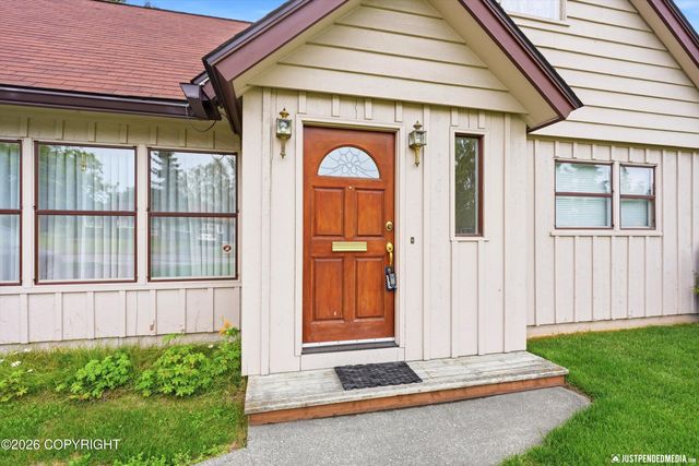 2615 Turnagain Parkway, Anchorage, AK 99517