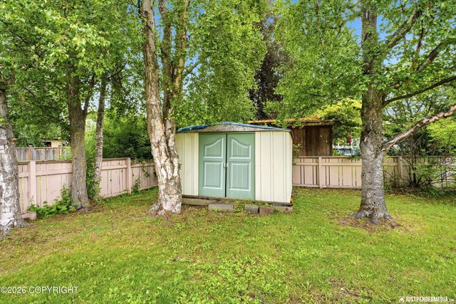 2615 Turnagain Parkway, Anchorage, AK 99517