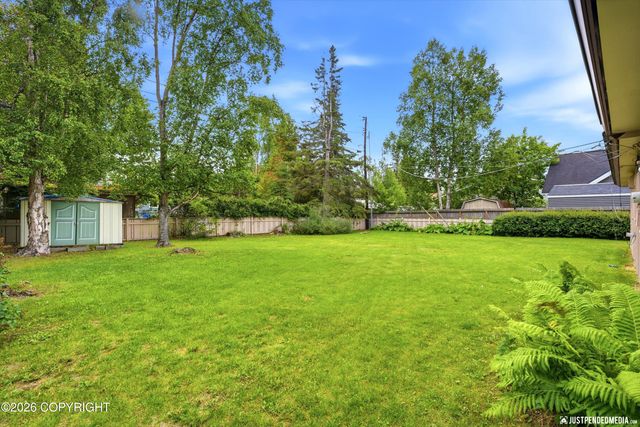 2615 Turnagain Parkway, Anchorage, AK 99517