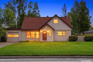 2615 Turnagain Parkway, Anchorage, AK 99517