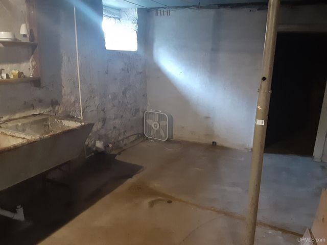 805 & 807 Eli Avenue, Bessemer, MI 49911