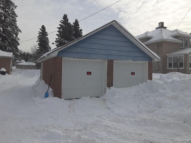 805 & 807 Eli Avenue, Bessemer, MI 49911