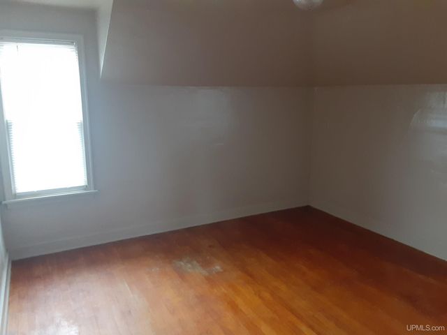 805 & 807 Eli Avenue, Bessemer, MI 49911