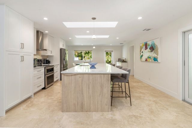 1386 S Atlantic Drive, Lantana, FL 33462