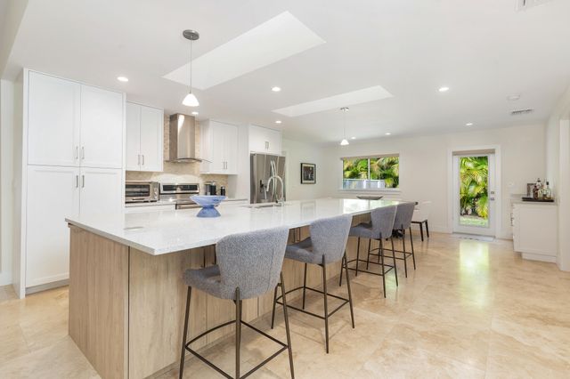 1386 S Atlantic Drive, Lantana, FL 33462