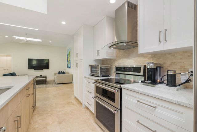 1386 S Atlantic Drive, Lantana, FL 33462
