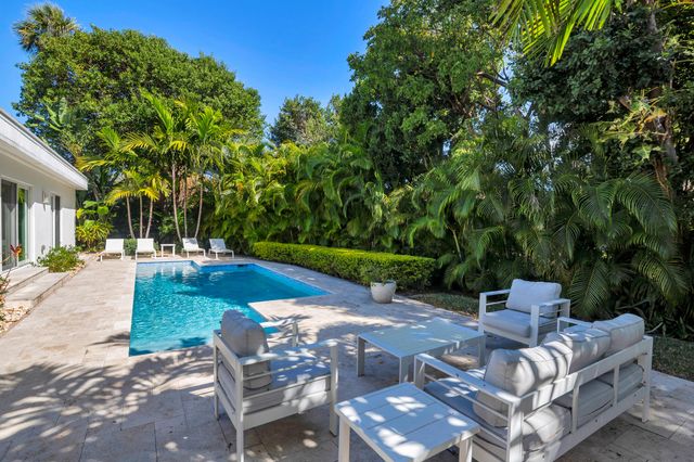 1386 S Atlantic Drive, Lantana, FL 33462