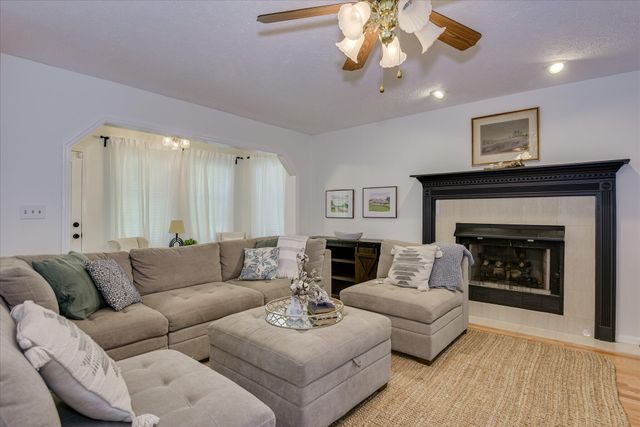 869 Hickory Ridge Road, Aiken, SC 29803