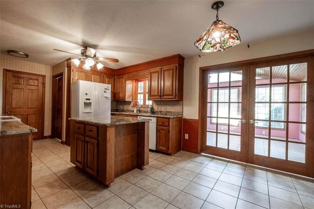 173 Old Meadowbrook Lane, Elkin, NC 28621