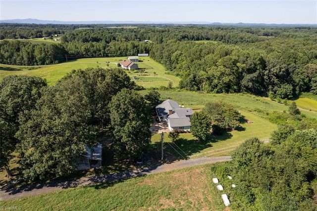 173 Old Meadowbrook Lane, Elkin, NC 28621