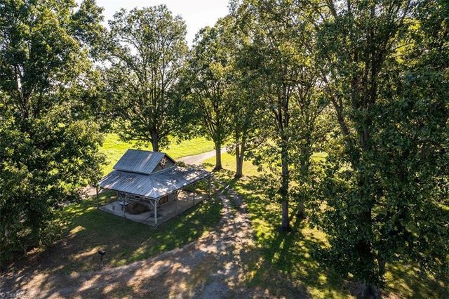 173 Old Meadowbrook Lane, Elkin, NC 28621