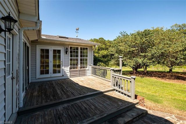 173 Old Meadowbrook Lane, Elkin, NC 28621