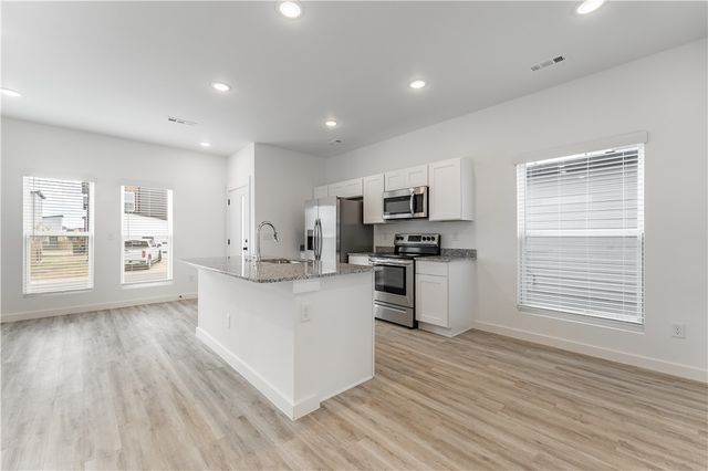 840 Boardwalk Avenue, Bentonville, AR 72713