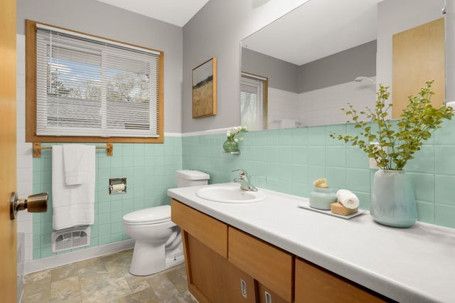 4389 Hodgson Road, Shoreview, MN 55126