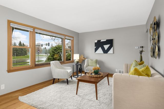 4389 Hodgson Road, Shoreview, MN 55126