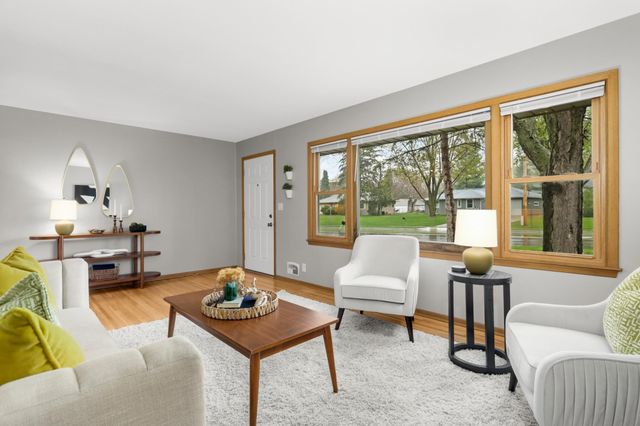 4389 Hodgson Road, Shoreview, MN 55126