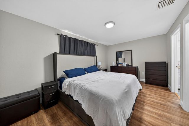 348 NW 40th Court, Oakland Park, FL 33309