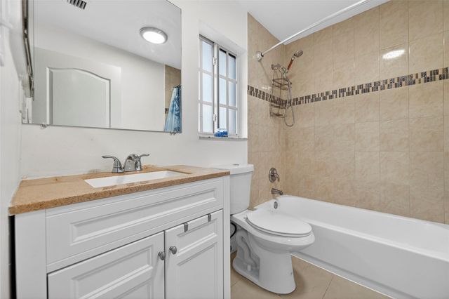 348 NW 40th Court, Oakland Park, FL 33309