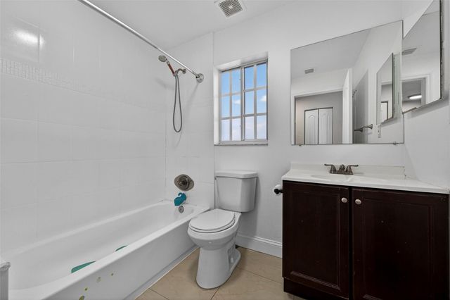 348 NW 40th Court, Oakland Park, FL 33309