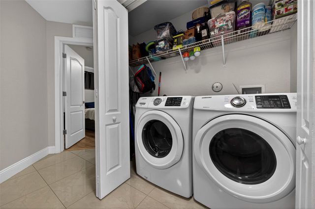 348 NW 40th Court, Oakland Park, FL 33309