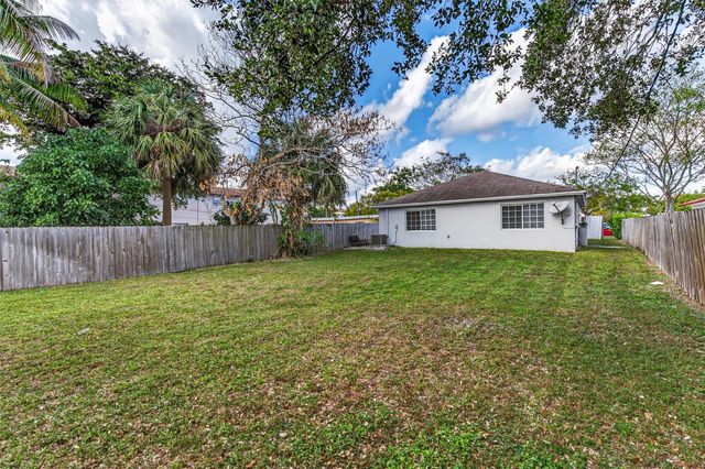 348 NW 40th Court, Oakland Park, FL 33309