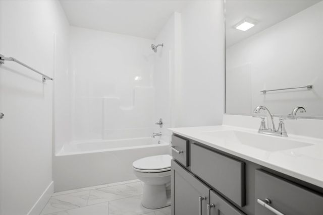 807 Verkler Court, Bloomington, IL 61704