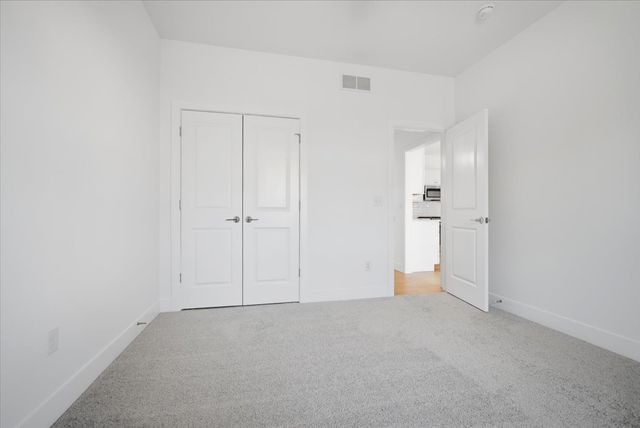 807 Verkler Court, Bloomington, IL 61704