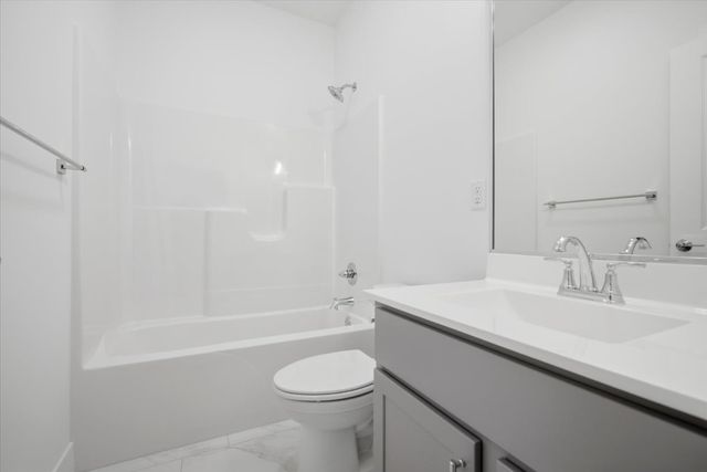 807 Verkler Court, Bloomington, IL 61704