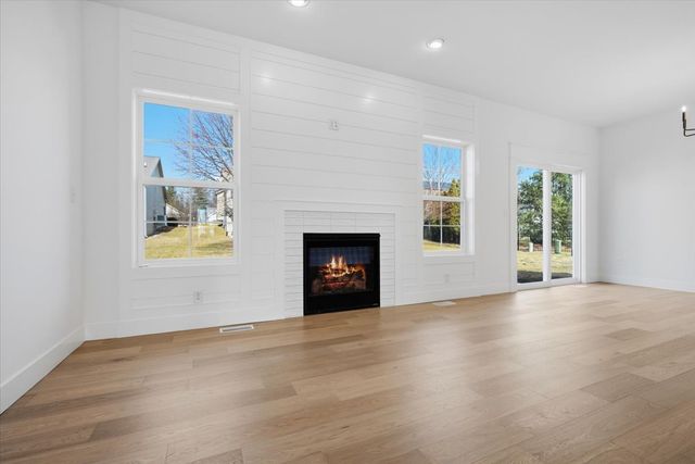 807 Verkler Court, Bloomington, IL 61704