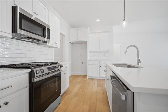 807 Verkler Court, Bloomington, IL 61704