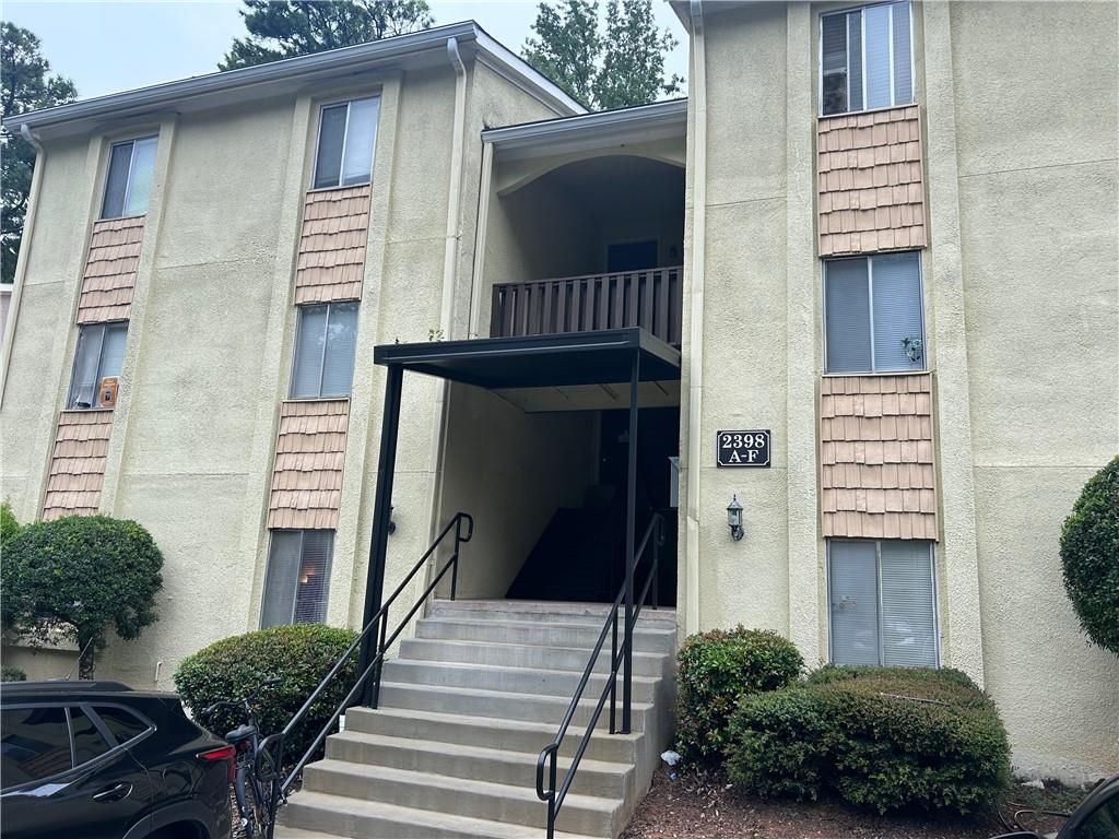 2398 Lawrenceville Highway E, Decatur, GA 30033