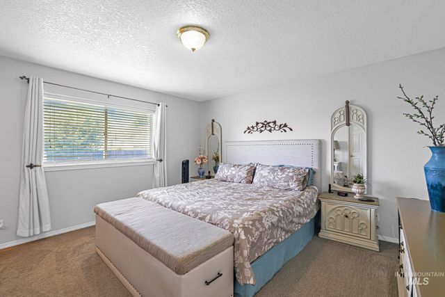 426 Bitterbrush Dr, Twin Falls, ID 83301