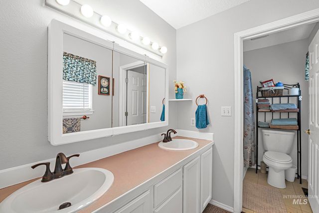 426 Bitterbrush Dr, Twin Falls, ID 83301