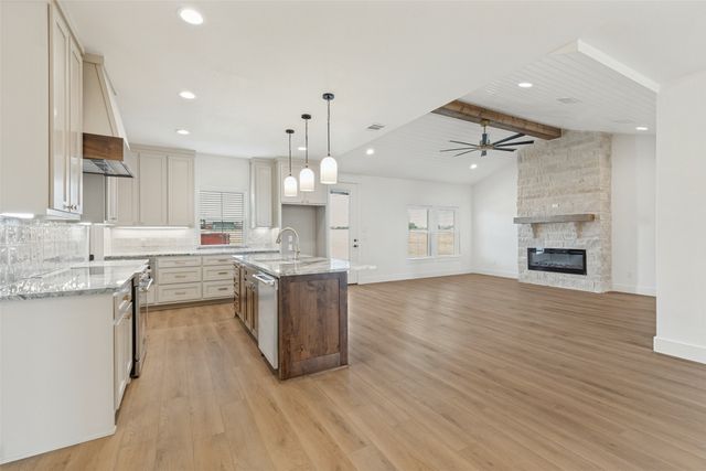 2485 Cottondale Road, Springtown, TX 76082