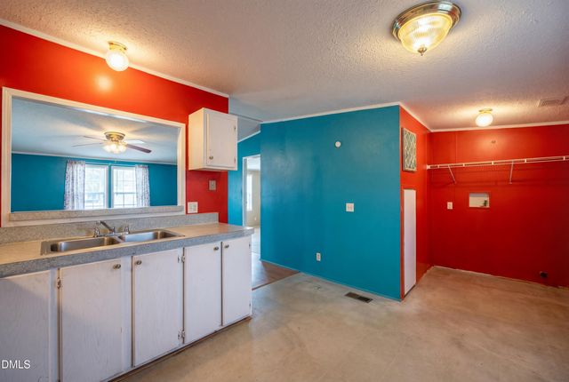 128 N State Street, Haw River, NC 27258