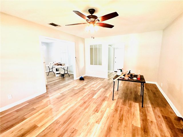 1202 Devon Dr, Corpus Christi, TX 78404