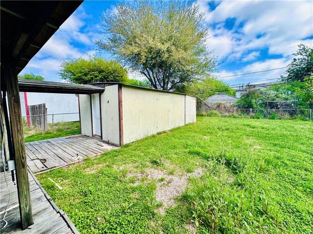 1202 Devon Dr, Corpus Christi, TX 78404