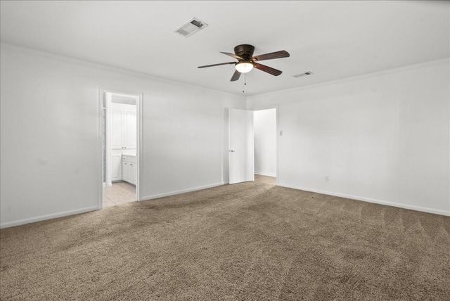 105 Alice Street, Anahuac, TX 77514