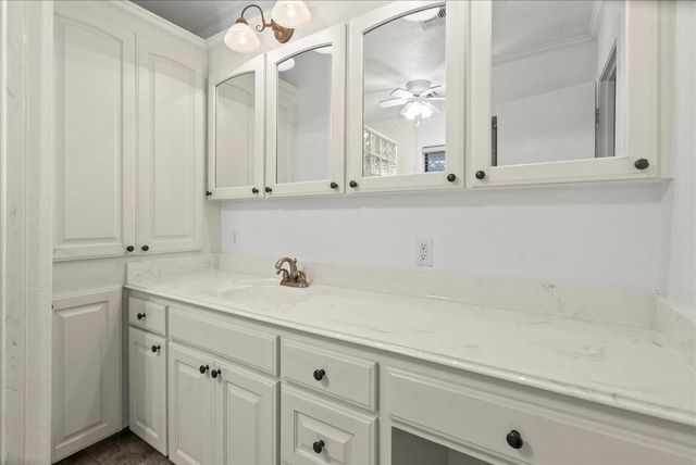 105 Alice Street, Anahuac, TX 77514