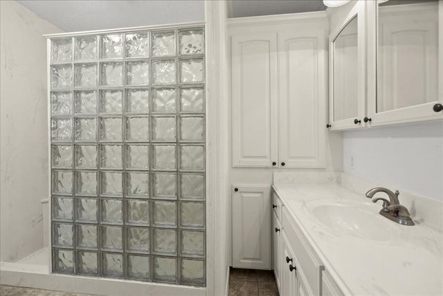 105 Alice Street, Anahuac, TX 77514