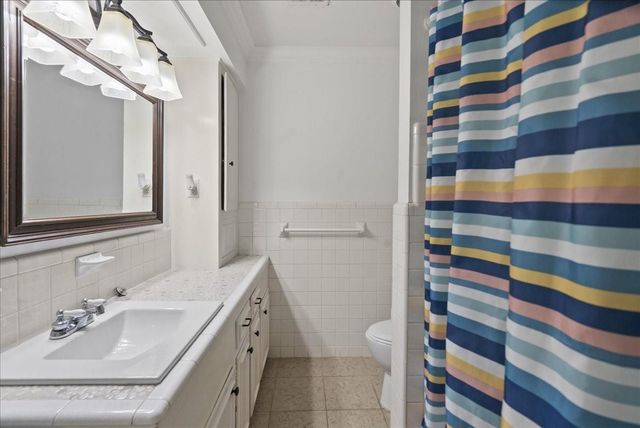 105 Alice Street, Anahuac, TX 77514