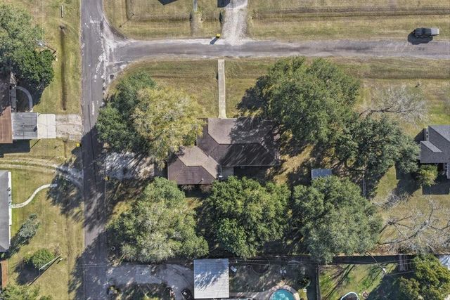 105 Alice Street, Anahuac, TX 77514